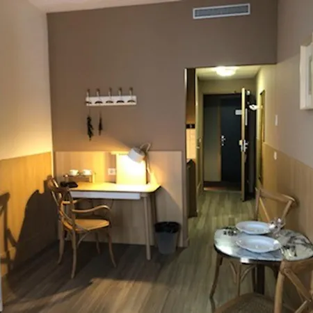 Calm Appart' & Hostel Aparthotel