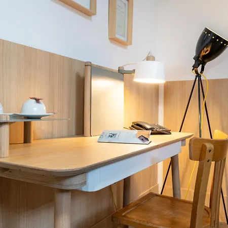 Calm Appart' & Hostel Aparthotel
