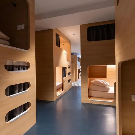 Aparthotel Calm Appart' & Hostel
