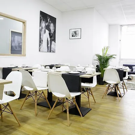 Calm Appart' & Hostel Aparthotel